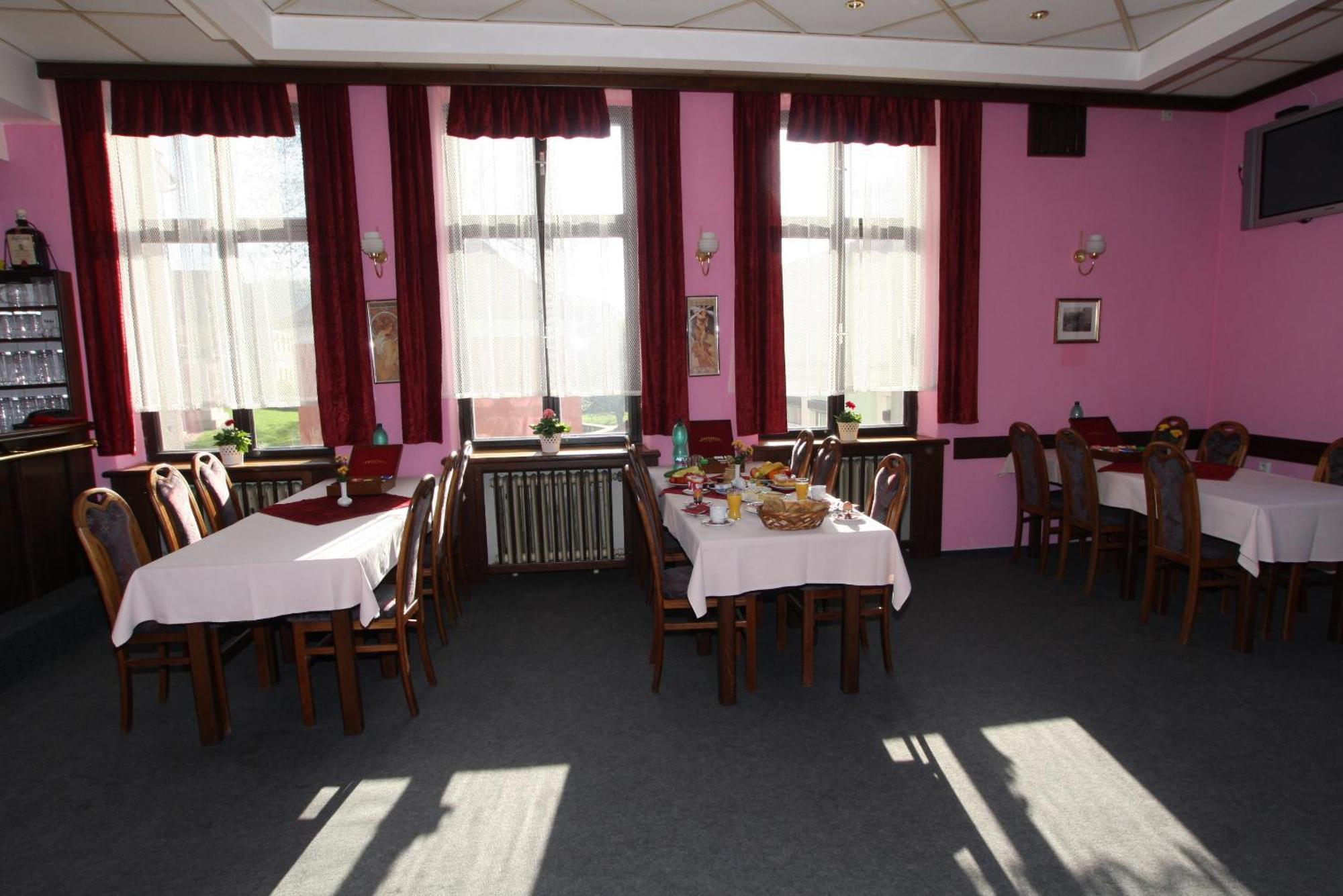 Hotel Srejber Červený Kostelec Esterno foto
